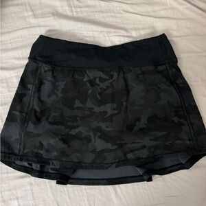 Lululemon Pace Rival Mid-Rise Skirt Long Black Camouflage Size 4